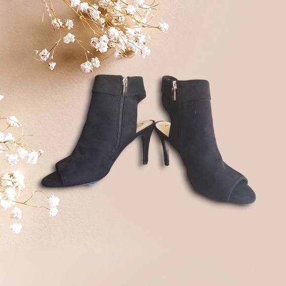 BLACK Open Toe Heels - Picture 3 of 10